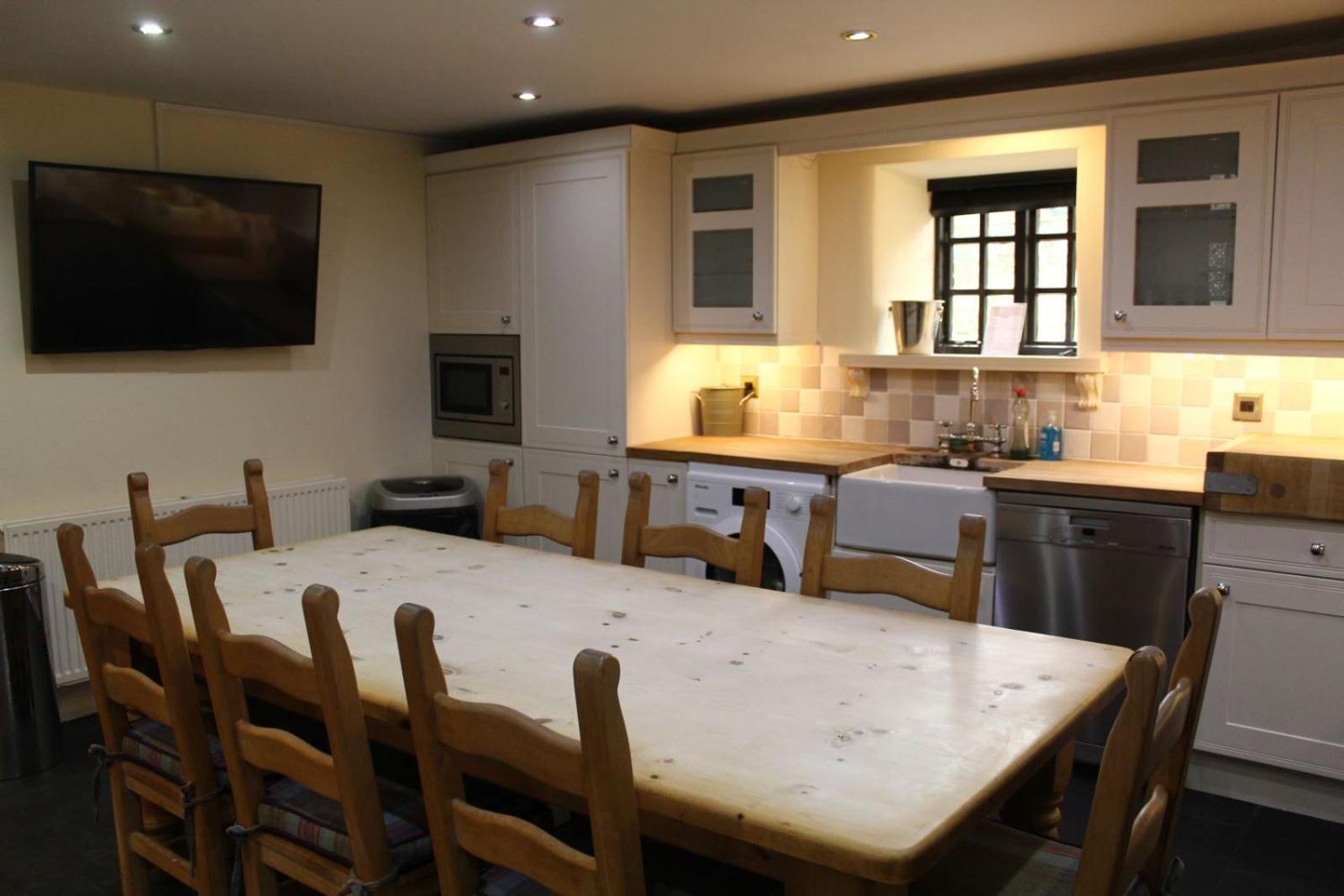 Pencoed House Estate Guest House Cardiff Exterior photo